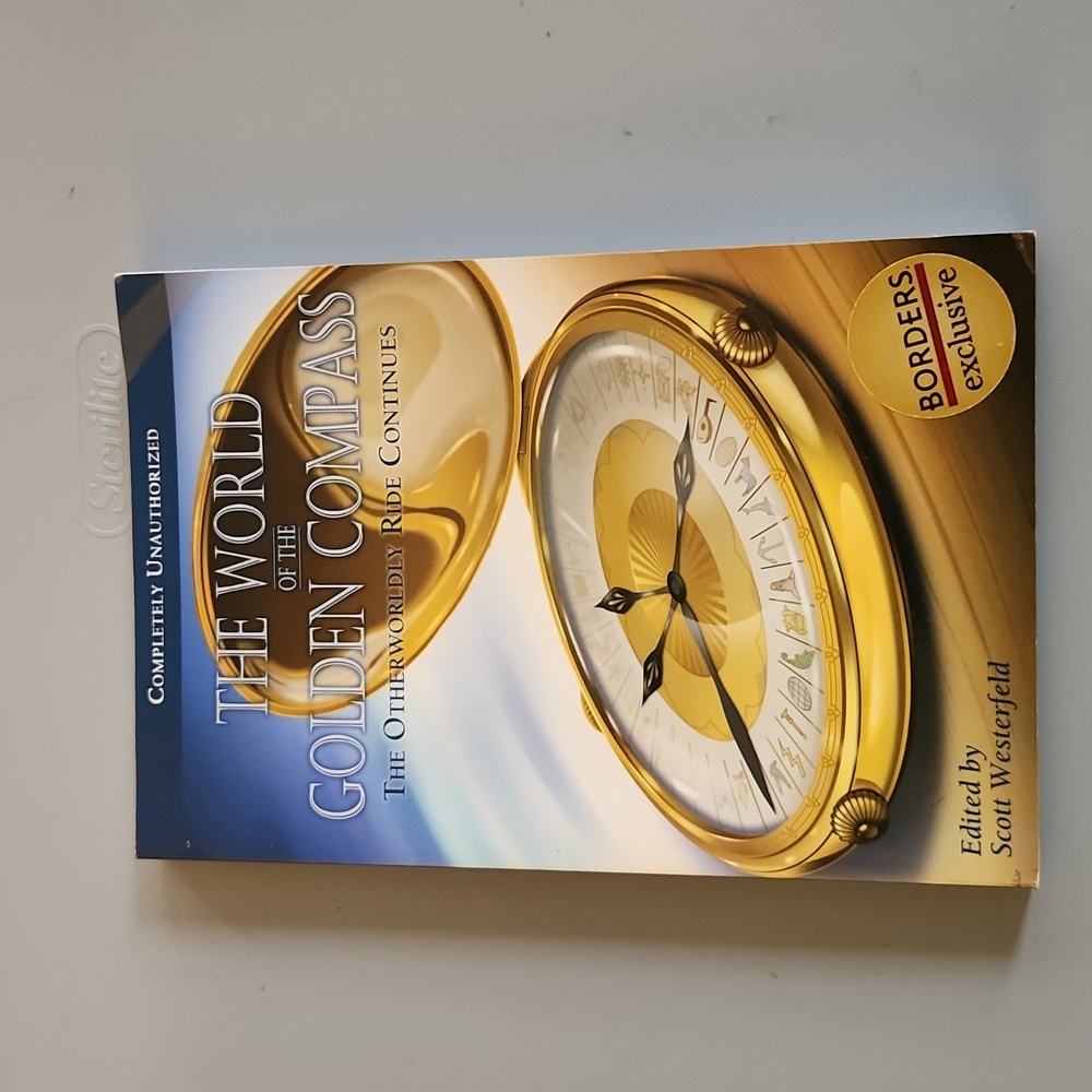 Book The World of the Golden Compass/ bundle requirement